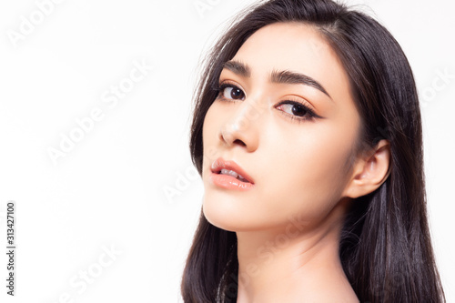 Natural beauty young asian woman Portrait. Beautiful spa female has perfect fresh skin, look camera. Attractive beautiful young girl looks confident. Glamour lady has beautiful eyes, nice facial skin