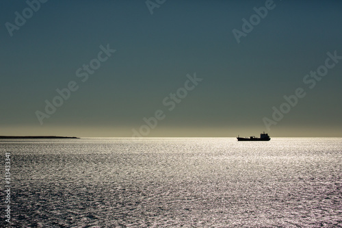 Photos Oil tanker silhoutte