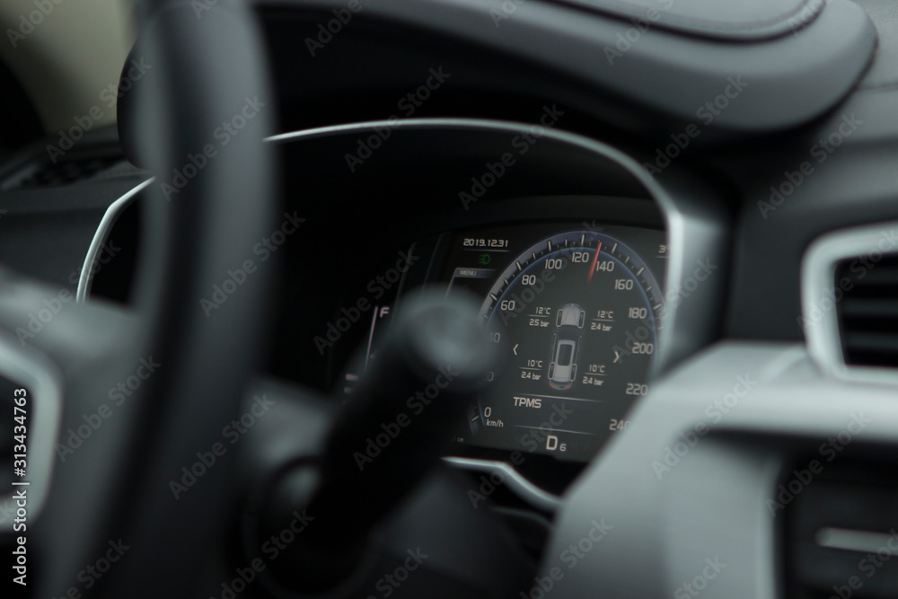 Geely Atlas car speedometer close-up