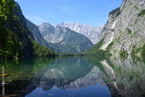 Fototapeta Naklejka Na Ścianę i Meble -  Wasserspiegelung am Obersee