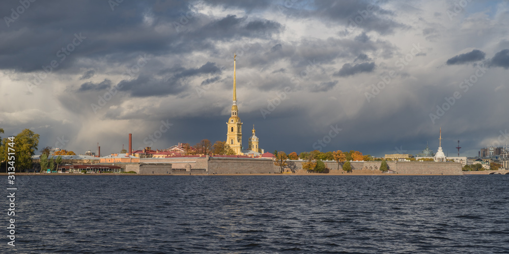 Fototapeta premium Peter and Paul Fortress across the Neva river, St. Petersburg, Russia