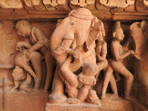 Obraz na płótnie The frescoes are erotic inside the temples of the Western group including Visvanatha-Khajuraho, Madhya Pradesh, India, UNESCO heritage w salonie