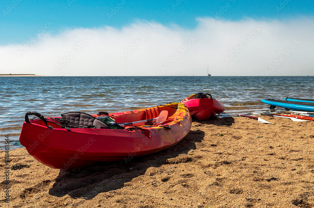 Barcos a remos localizados na praia da vila da Afurada na cidade de V. N. Gaia, Portugal. Barcos a remos localizados na praia da vila da Afurada na cidade de V. N. Gaia, Portugal.