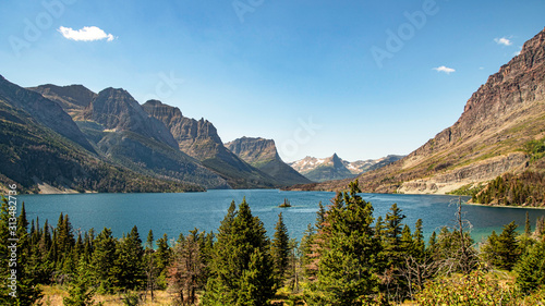 Fototapeta Naklejka Na Ścianę i Meble -  Saint Mary Lake Glacier 