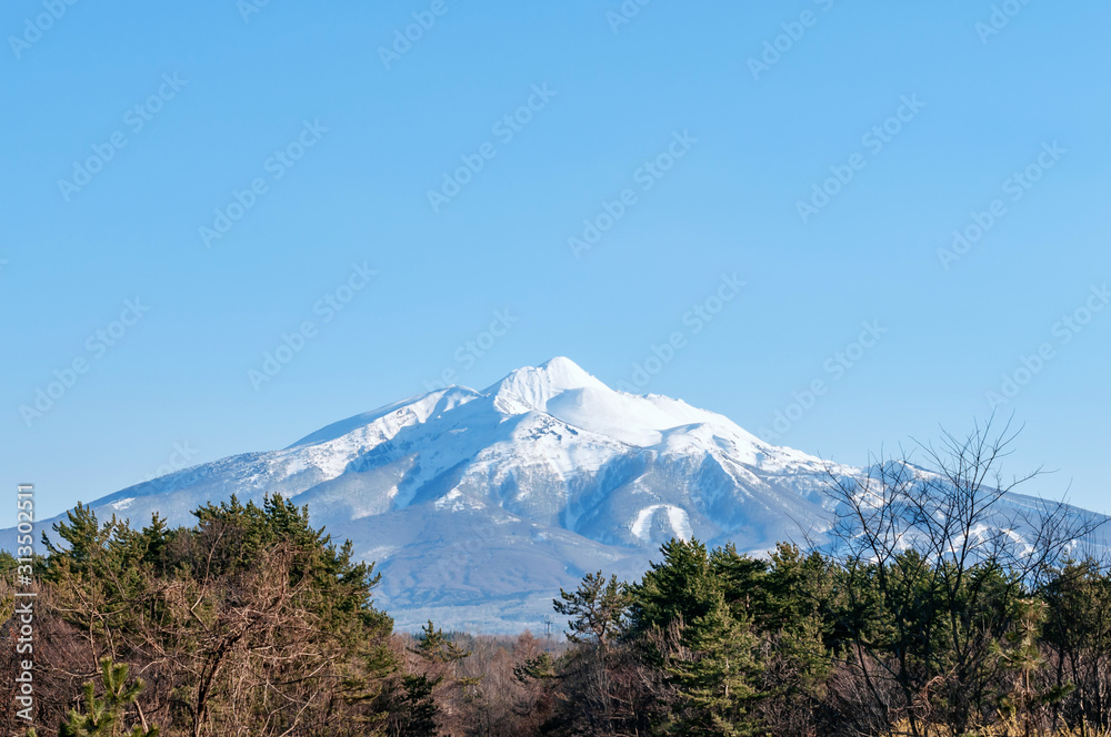 【青森弘前】残雪の津軽富士、岩木山