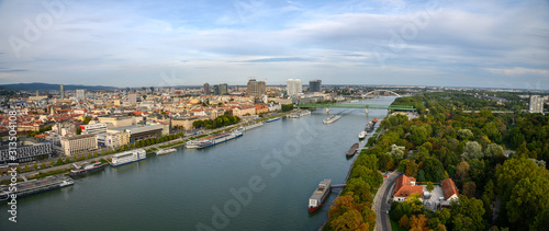 Canvas Print Cityscape with Danube river