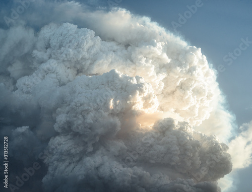 Pyro-cumulonimbus formed over the Currowan fire just before the southerly hit around 19:30-20:00. these photos was taken at Fitzroy falls looking towards nowra and kangaroo valley, NSW, Australia. 