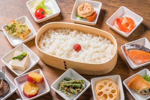 おべんとう Japanese style famous lunch box (bento)