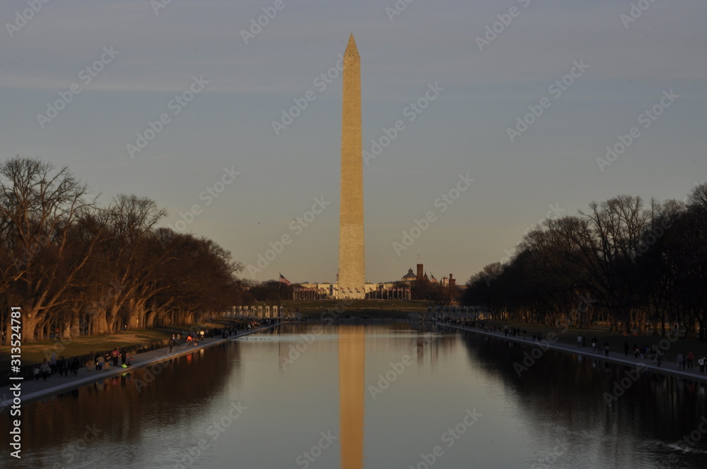 Obraz premium View of Washington monument in Washington DC