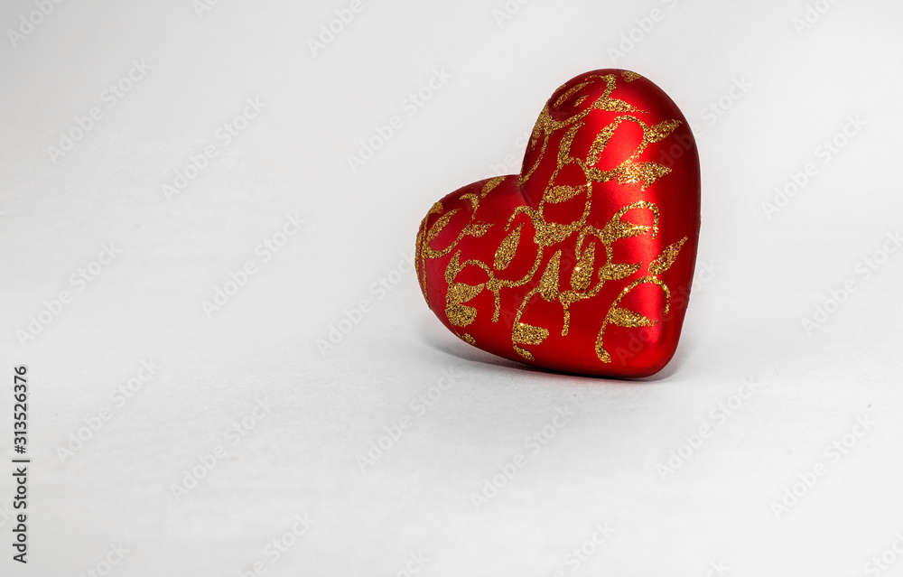 Fototapeta premium beautiful red heart for Valentine's day greeting card or screensaver