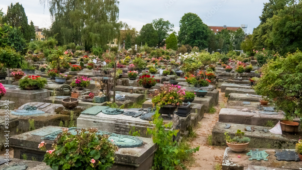 Burials in the St. John's cemetery in Nuremberg