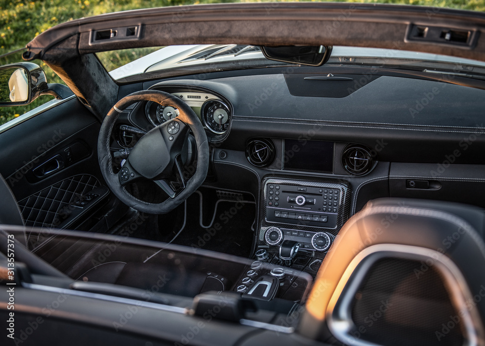 hochwertiger Sportwagen Innenansicht