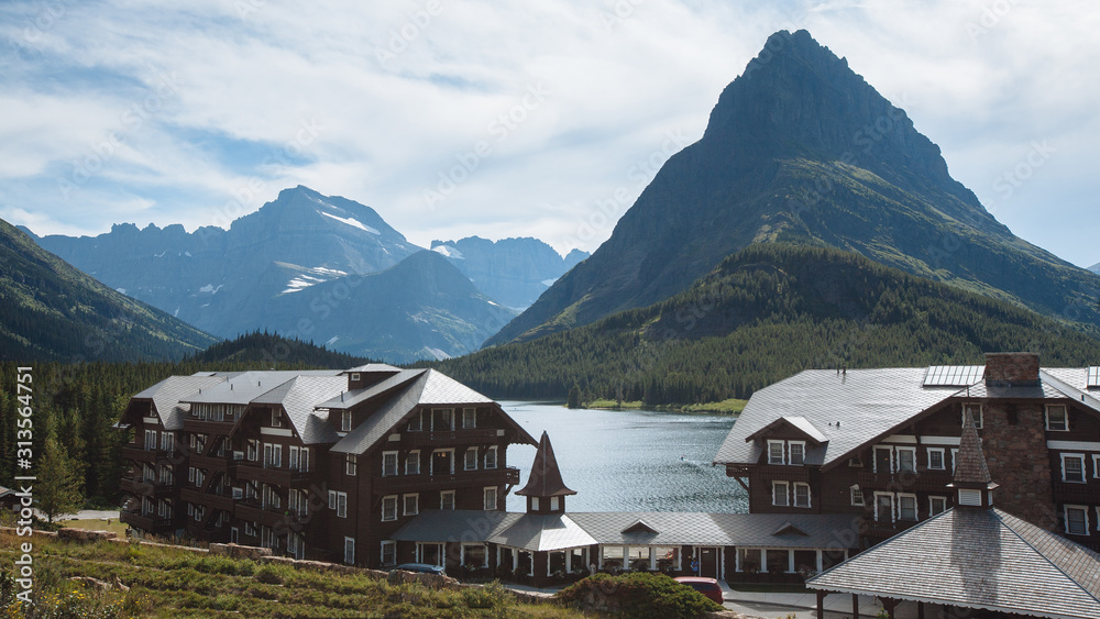 Fototapeta premium The Historic Many Glacier Hotel at Swiftcurrent Lake (Glacier National Park, MT)