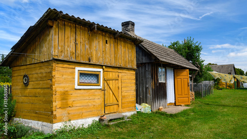 Obraz na płótnie old wooden house in Podlasie, Poland w salonie