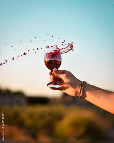 red wine glass Fototapete