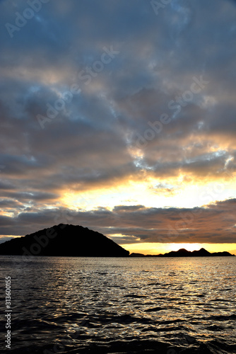 情島　朝日　