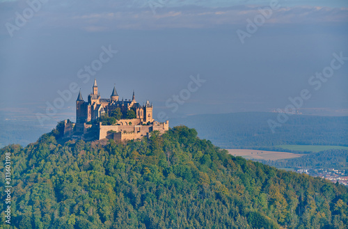 Szczytu Hohenzollern kasztel na góra wierzchołku w Niemcy