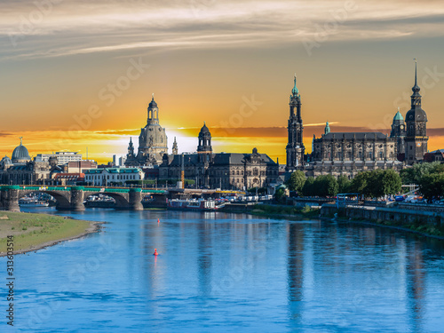 Panorama von Dresden im Sonnenuntergang