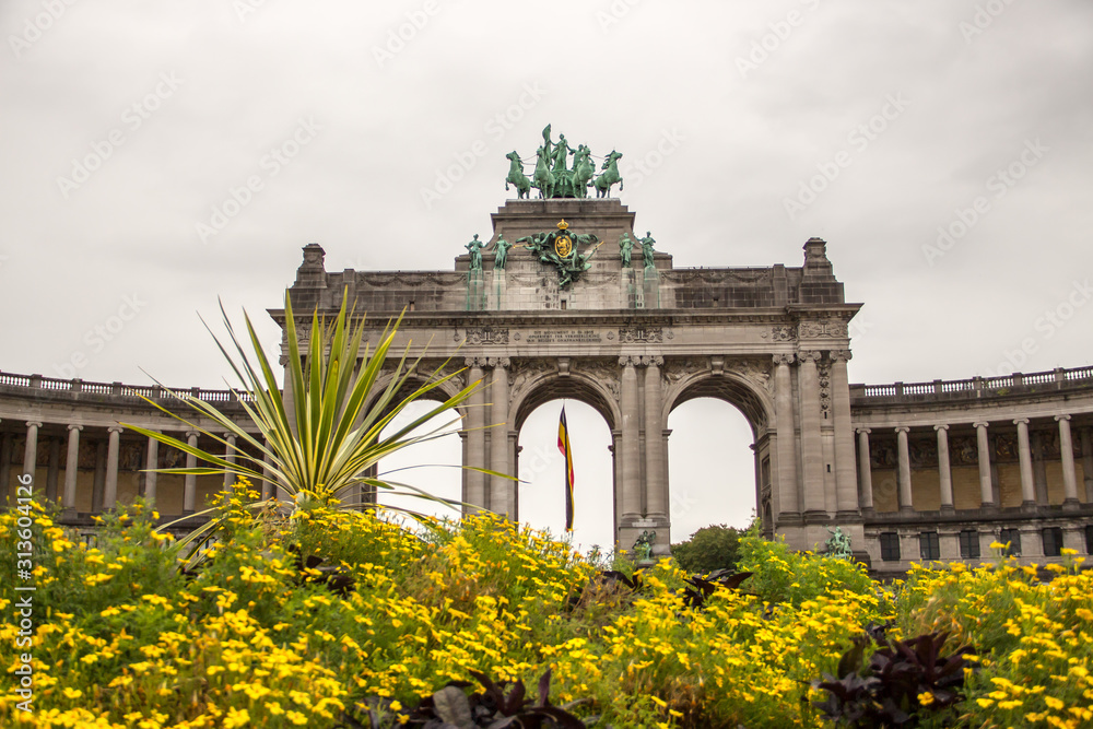 Obraz premium Arco Parque Cincuentenario Bruselas