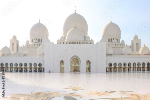 Leinwand Poster Abu Dhabi, UAE December 27/2018 Sheikh zayed mosque