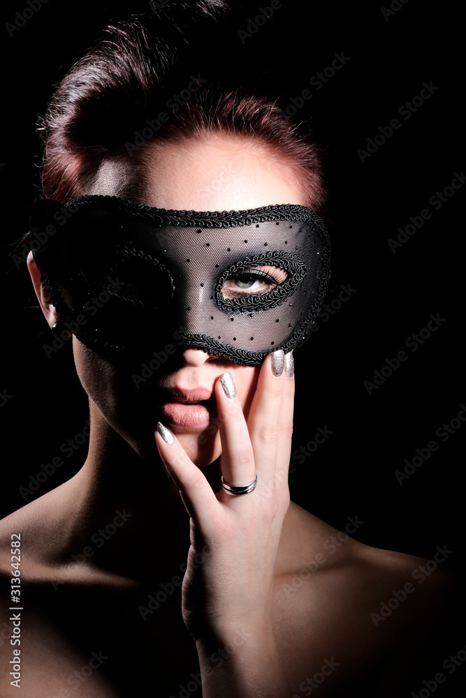 Frau Gesicht mit Augenmaske Poster Nahaufnahme Frau Gesicht mit Augenmaske Poster Nahaufnahme