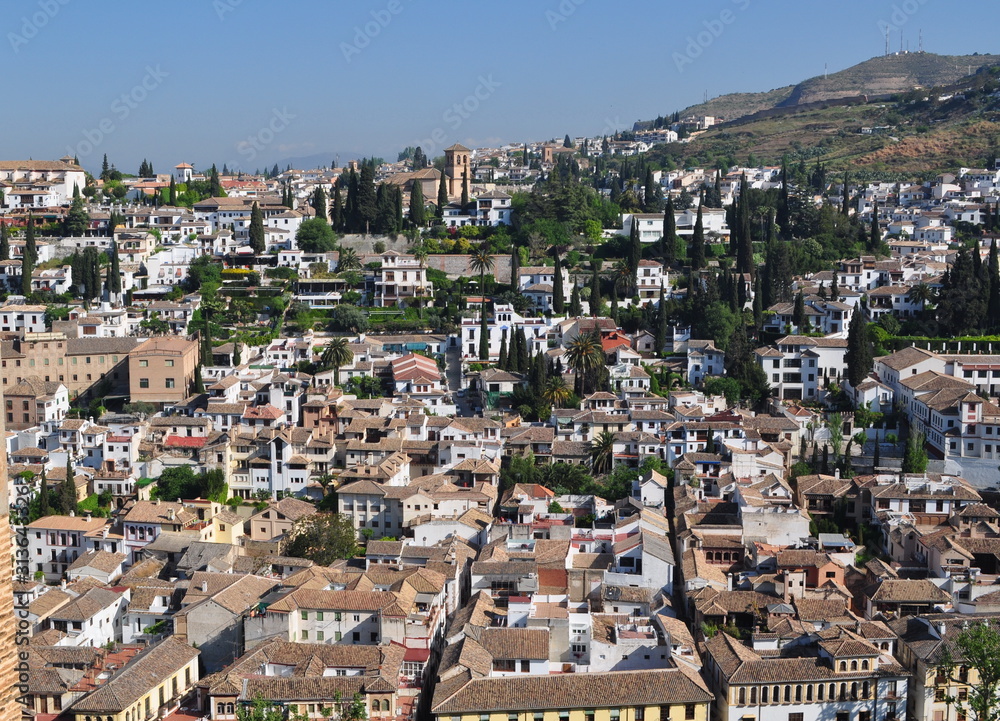 Blick auf die Altstadt von Granada von der Alhambra