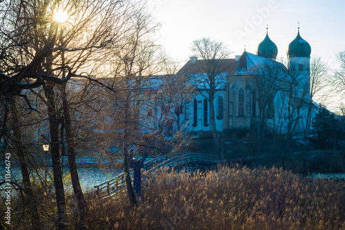 Kloster in Seeon am Abend im Winter