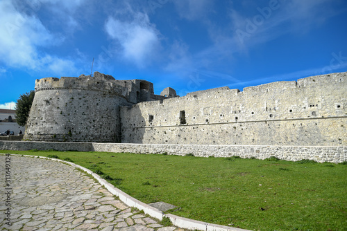 Slika na platnu Castle in Monte Sant'Angelo by Morning