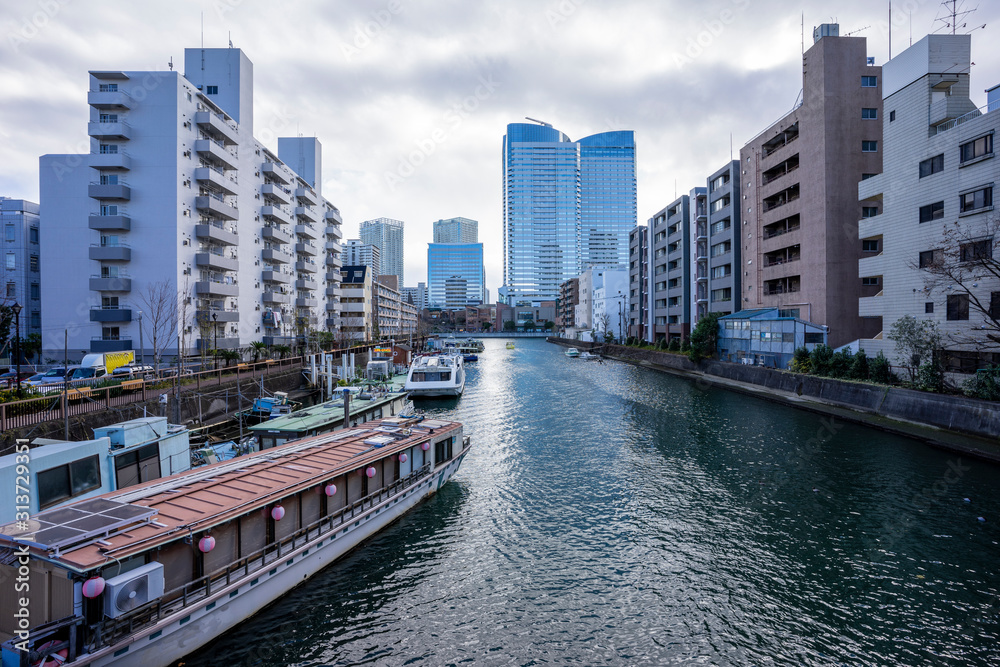 東京　晴海、勝どき、月島　運河のある風景