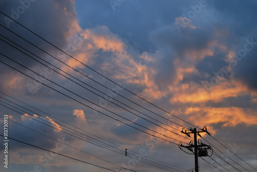 電線 夕暮れ 素材