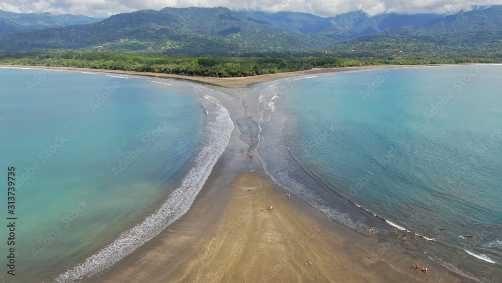 Vista aerea del paso de Moises en Bahia Ballena, Costa Rica