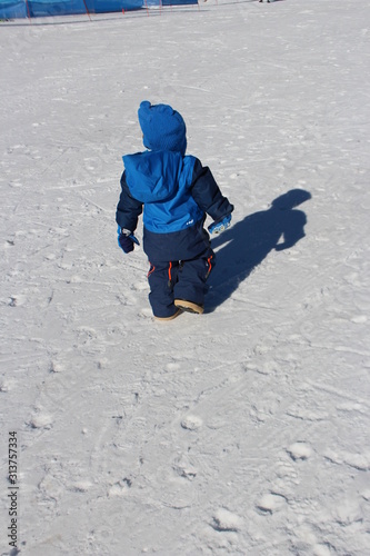 enfant à la neige