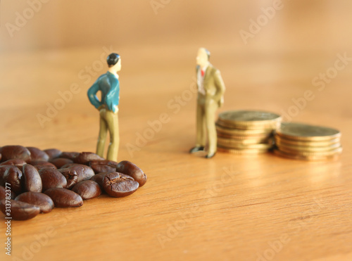 Φωτογραφία Agriculture traders are making agreement for coffee trading
