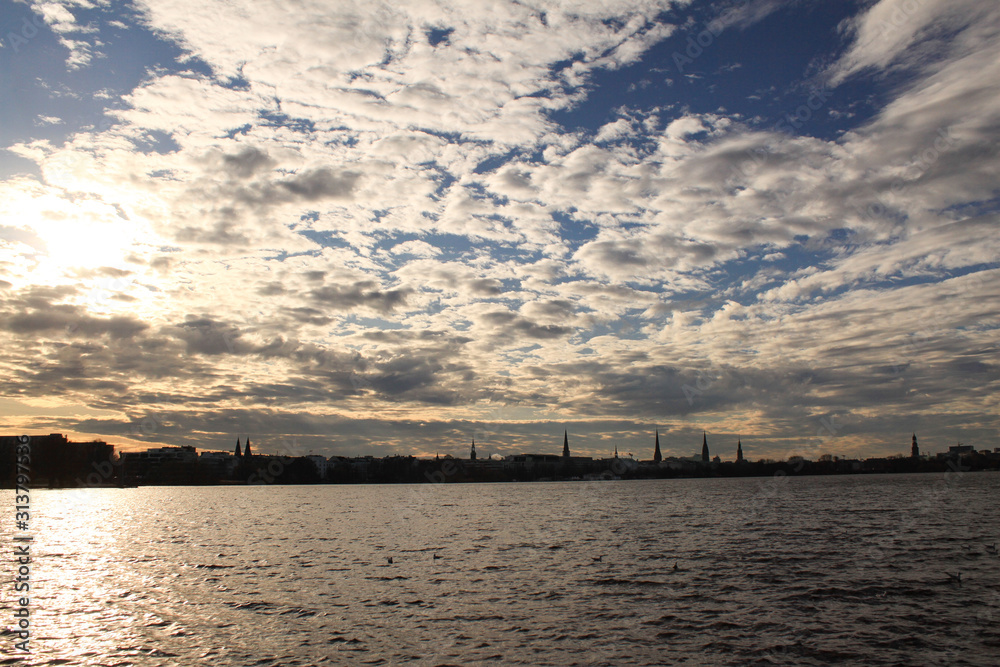 Hamburg; Alsterpanorama von der Schönen Aussicht