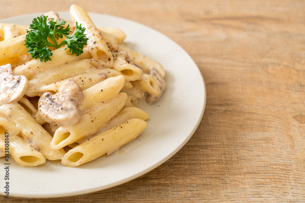 penne pasta carbonara cream sauce with mushroom penne pasta carbonara cream sauce with mushroom