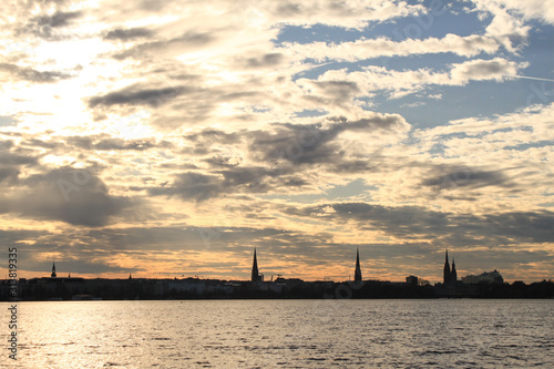 Hamburg; Wintermorgen an der Außenalster