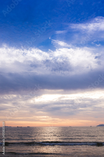 海と雲