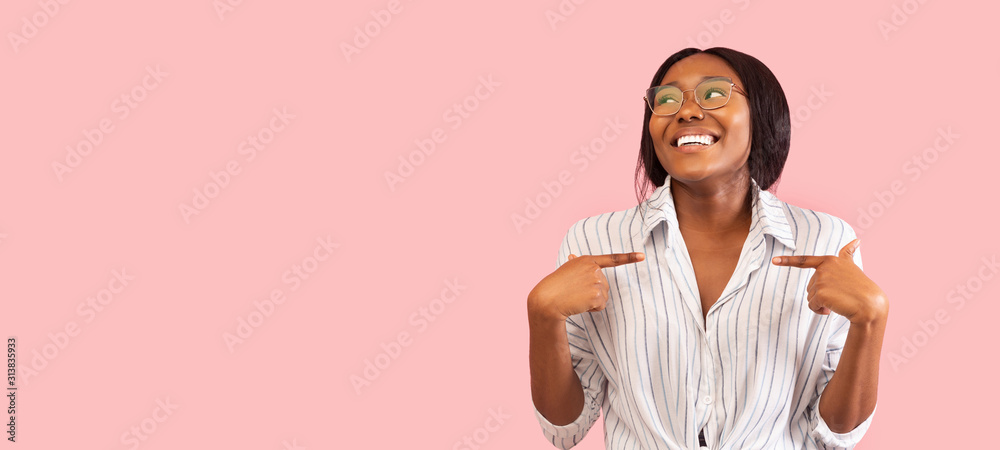 Afro Woman Pointing Fingers At Herself Over Pink Background, Panorama - obrazy, fototapety, plakaty 