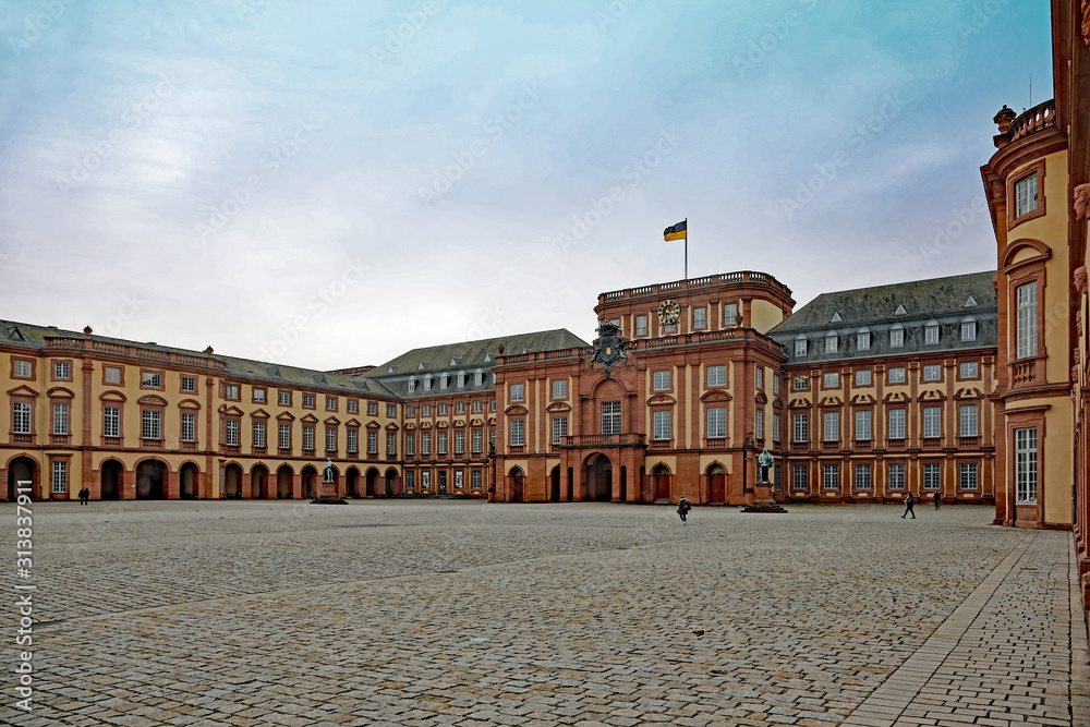 Schlosshof Mannheim
