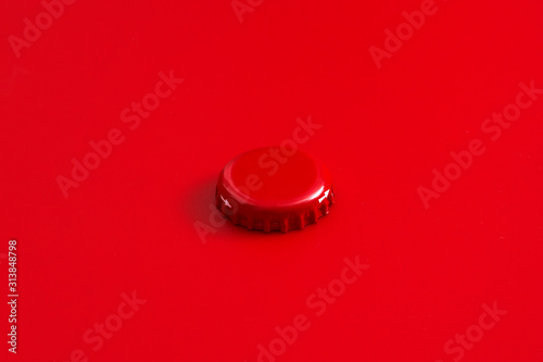 Red metal glass bottle cap