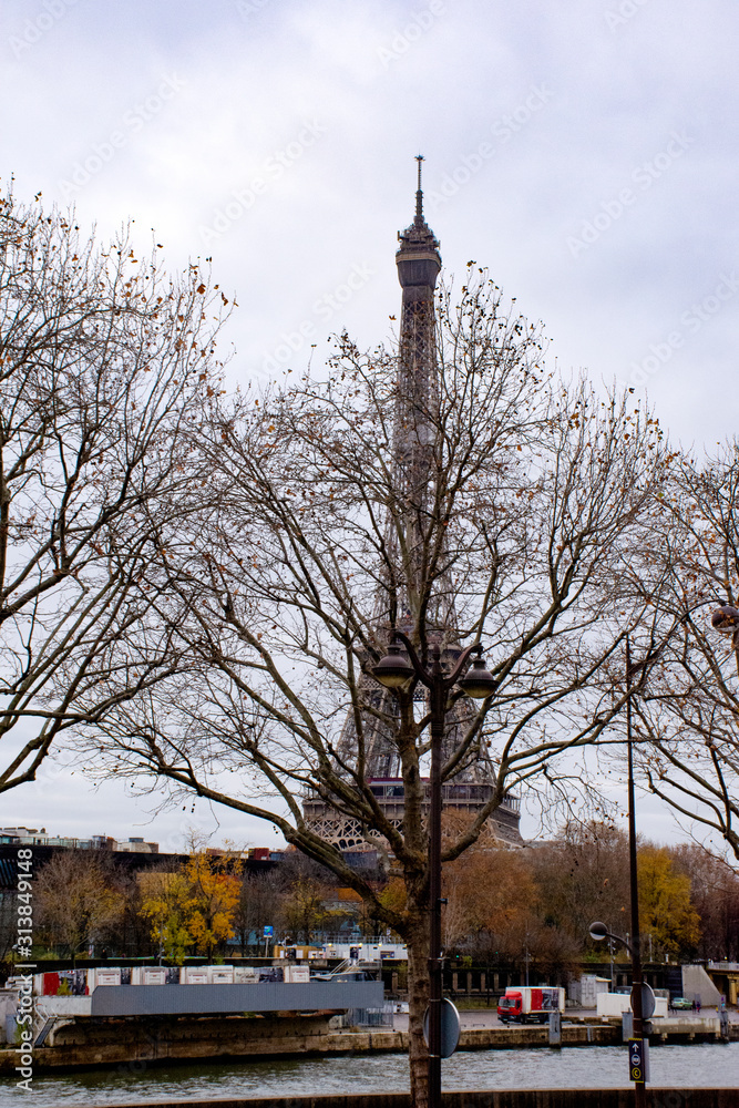 Obraz premium Eiffel Tower in Paris
