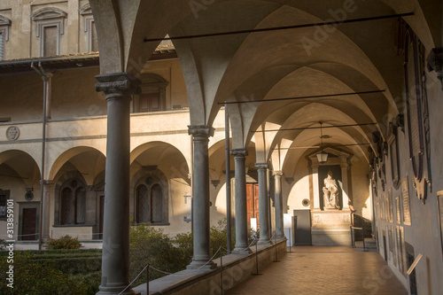 Italia, Toscana, Firenze, chiostro della chiesa di San Lorenzo.