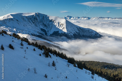 Paysage d' hiver à l' Alpe du Grand Serre , dans les Alpes , Massif du Taillefer photo