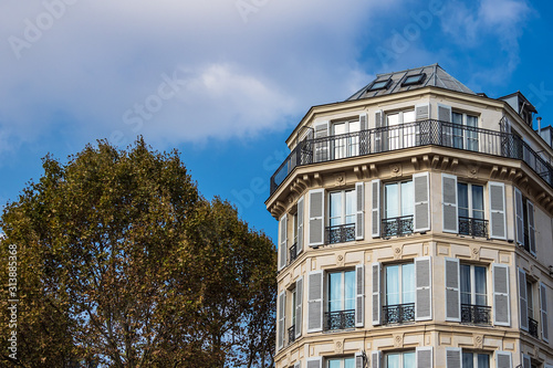 Blick auf ein Gebäude in Paris, Frankreich