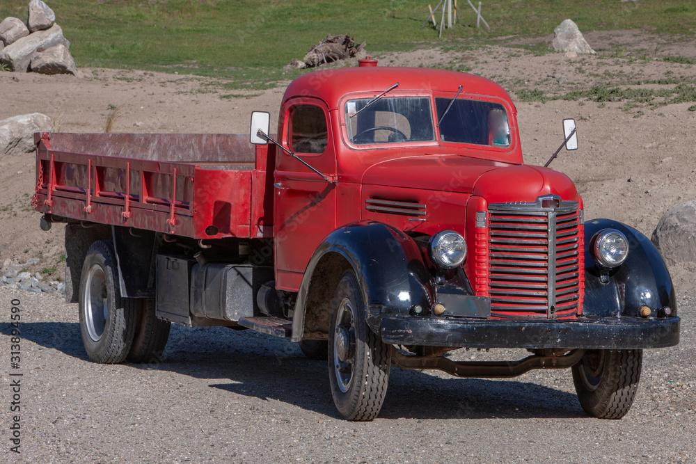 Oldtimer pickup truck. International. Crown Range Road. Highlands. New Zealand South Island.