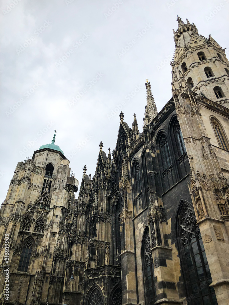 Fototapeta premium close up view of the Prague Castle