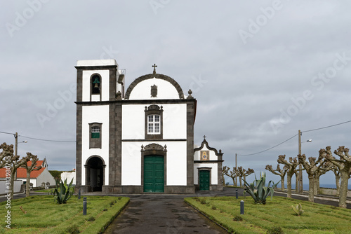 Azoren - São Miguel - Fenais da Ajuda - Kirche photo