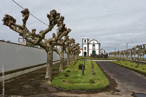 Azoren - São Miguel - Fenais da Ajuda - Kirche photo