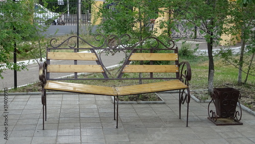 A bench for all the newlyweds and all those who love each other.