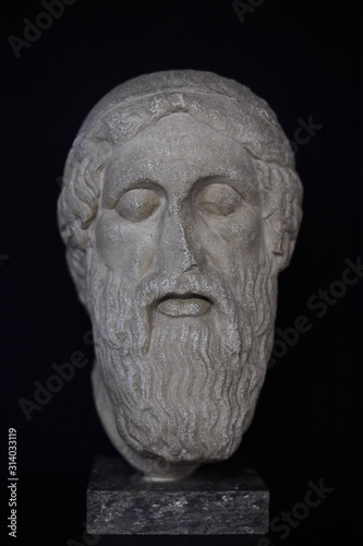 statue of ancient Greek poet Homer